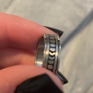 Moon phase fidget ring
